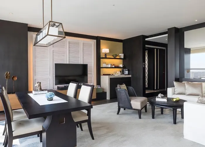 Rosewood Suite